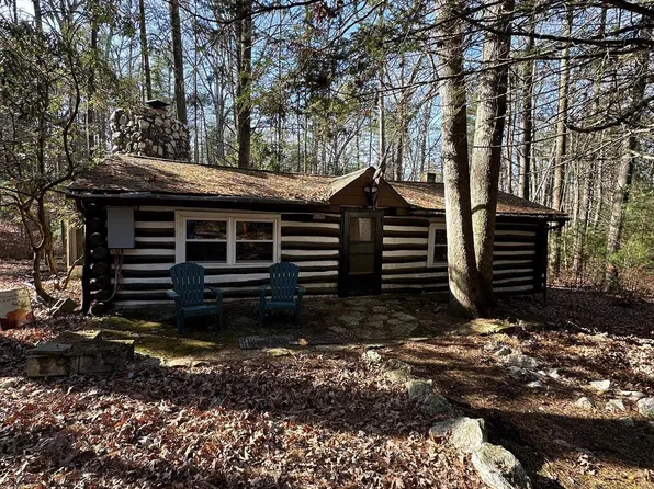 653 Corls Rd, Fayetteville, PA 17222