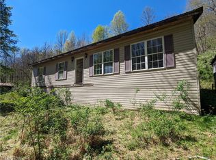 994 Sugarcamp Rd, Big Bend, WV 26136