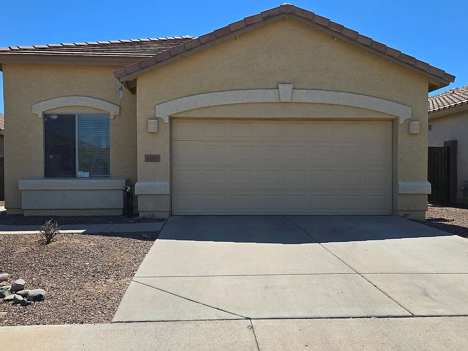 12523 W Estero Ln