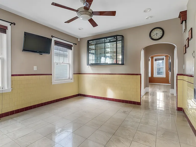 711 Academy Ave #2 — Photo 11