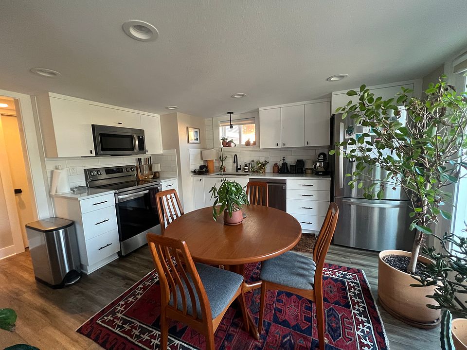 1st image of 405 SE 22nd Ave