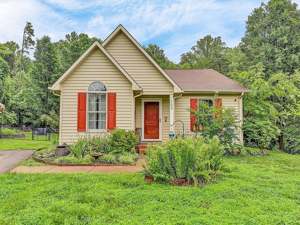 1st image of 123 Pebble Rd