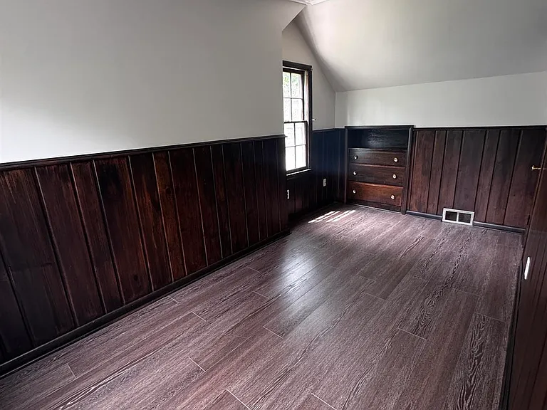 1305 Collegewood St — Photo 13