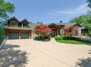 10651 W Grandview Dr, Columbus, IN 47201