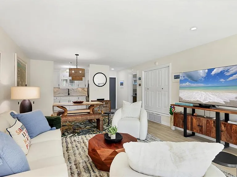 500 S Washington Dr #5A — Photo 8