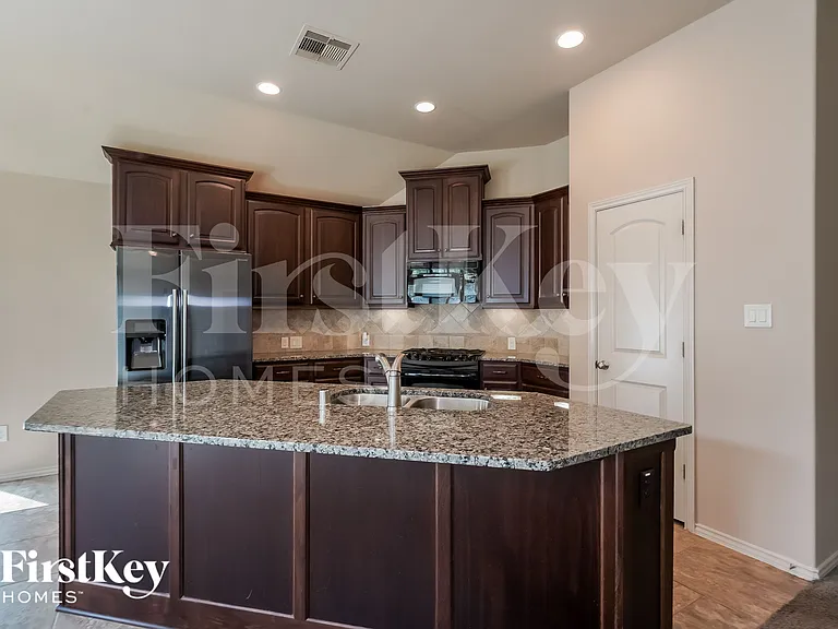 4203 Driftwood Bend Ct — Photo 8