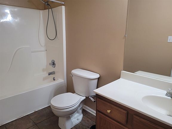 5th image of 124 Yukon Ct