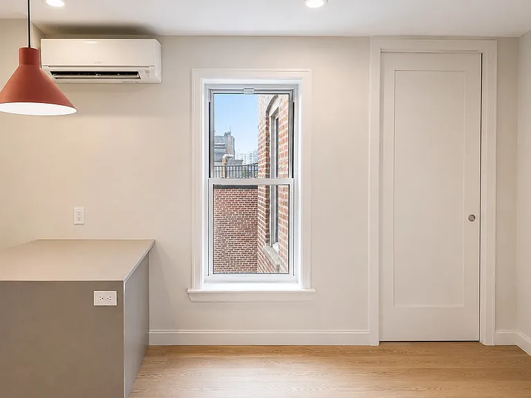 241 W 13th St #17 — Photo 4