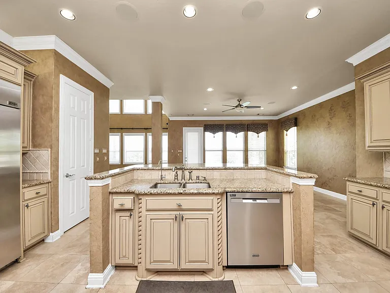 3727 Lakeridge Canyon Dr — Photo 18