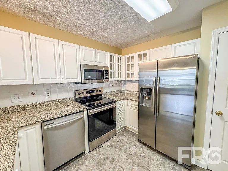 3306 Mulberry Ln #E — Photo 16