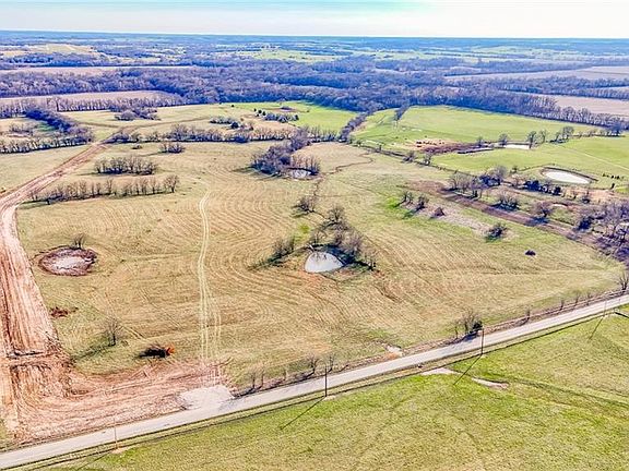 3rd image of 14 Eagle Rdg