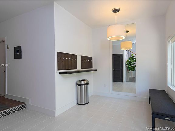 4th image of 3669 Poinciana Ave #1B