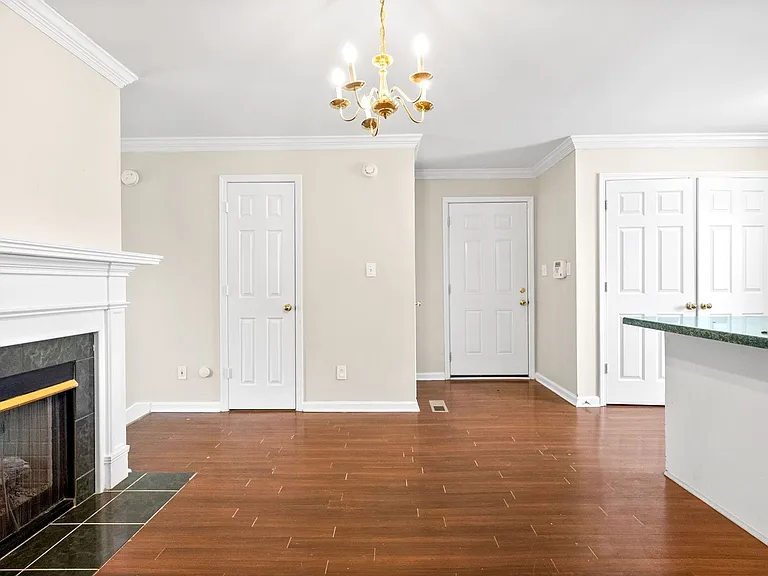 Jockey Drive-3822 — Photo 11