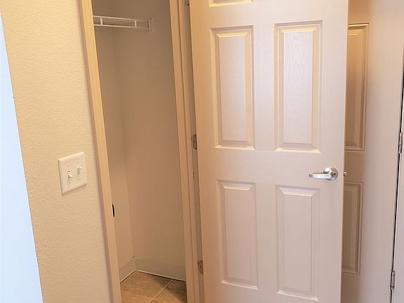 5th image of 1001 W Broadway Ave APT A204