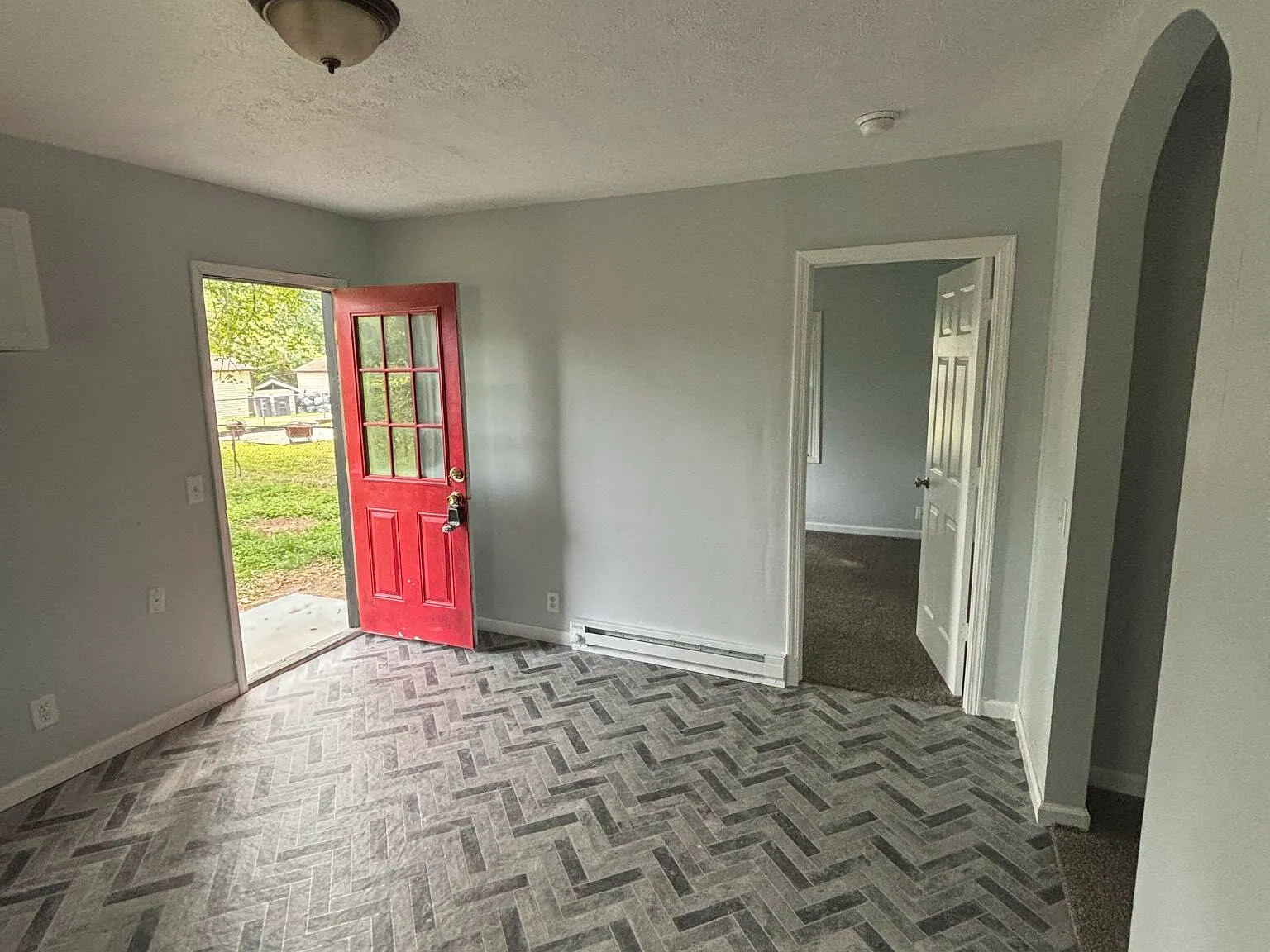 1930 South Helfrich Ave - 1 — Photo 3