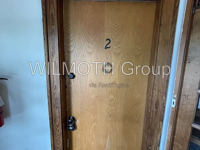 537 E 11th St #2 — Photo 2