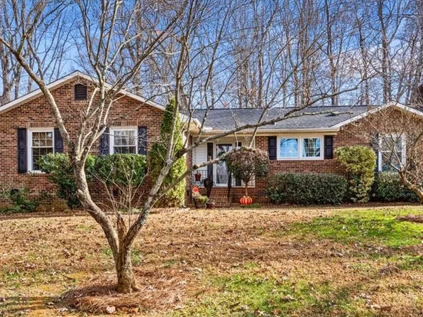 3611 Brandywine Dr, Greensboro, NC 27410