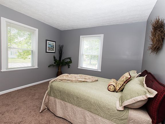 4th image of 1840 Rainbow Dr