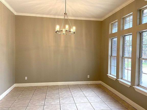 3rd image of 1010 Sage Ln