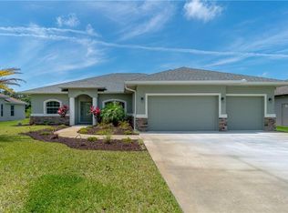 205 Medalist Rd, Rotonda West, FL 33947
