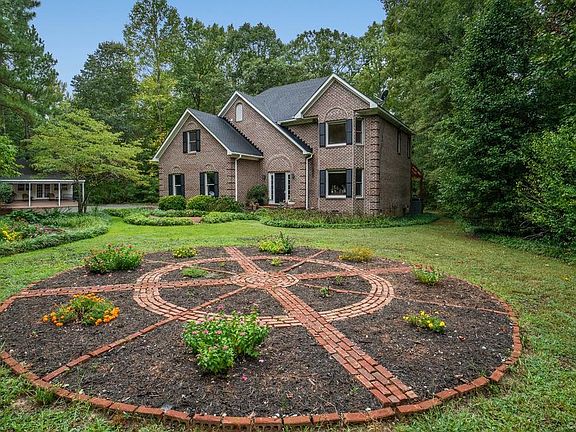 5th image of 13003 Pinewood Ln