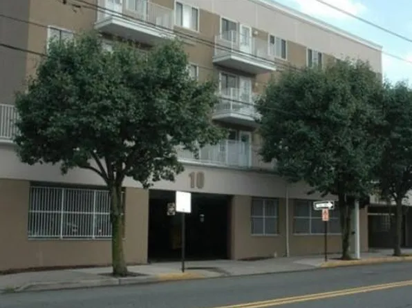 10 Palisade Ave #C002e-2e, Cliffside Park, NJ 07010