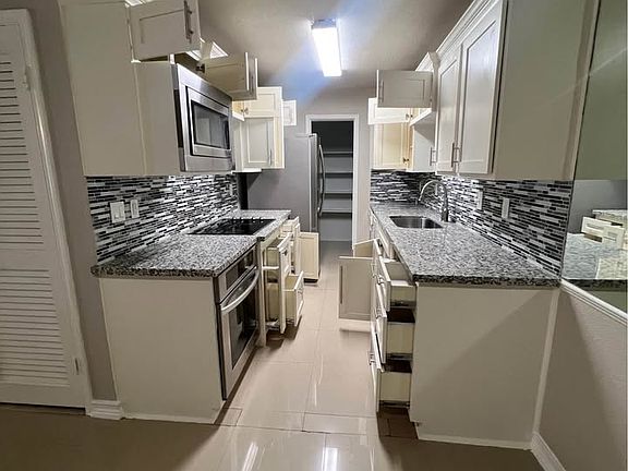 4th image of 9700 Leawood Blvd APT 1711