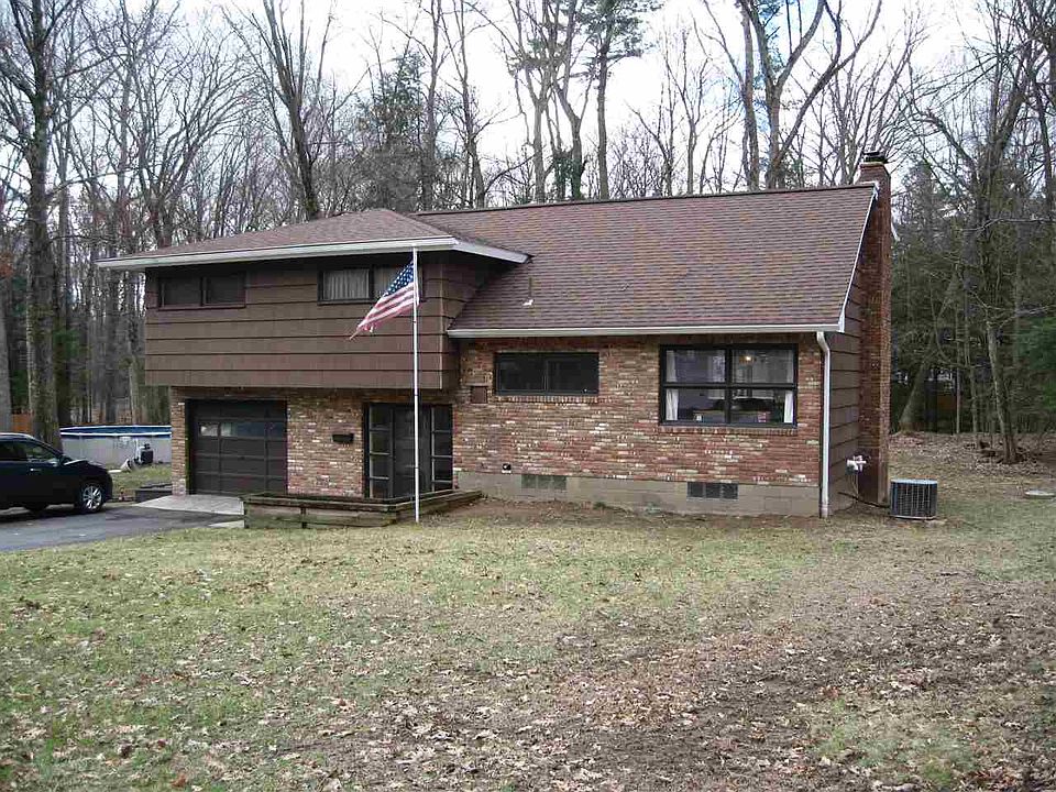 1st image of 41 Woodcrest Dr