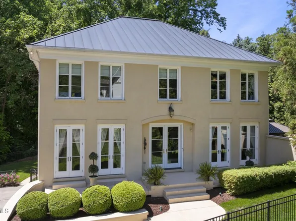 3617 Carlow Ct, Raleigh, NC 27612