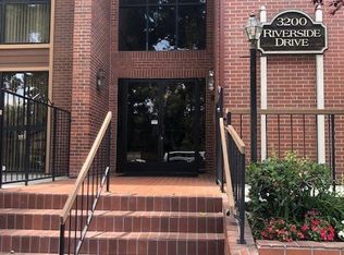 3200 W Riverside Dr UNIT D, Burbank, CA 91505