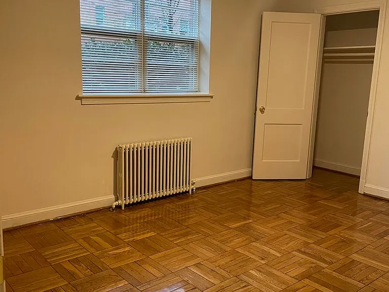 Wakefield Manor Apartments — Photo 17