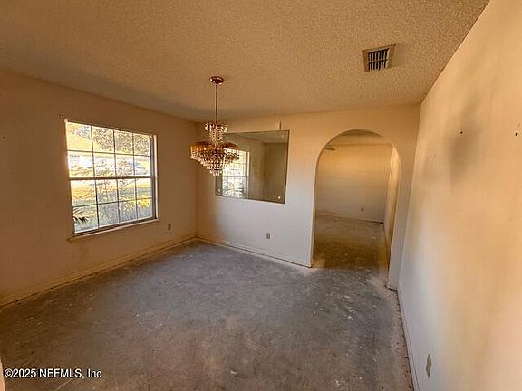 4th image of 12594 COUNTRY CHARM Lane N