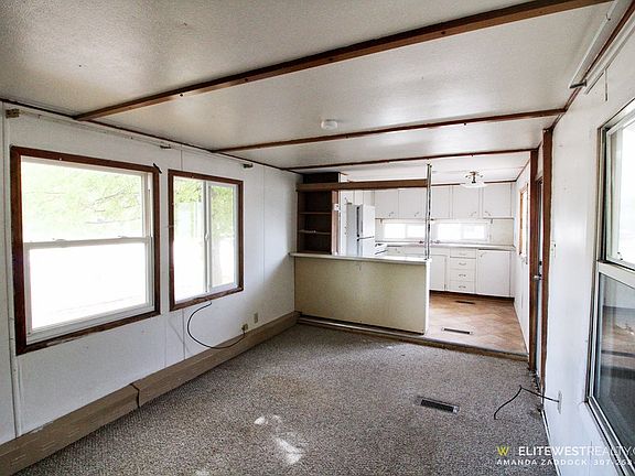 5th image of 233 5th Ave N