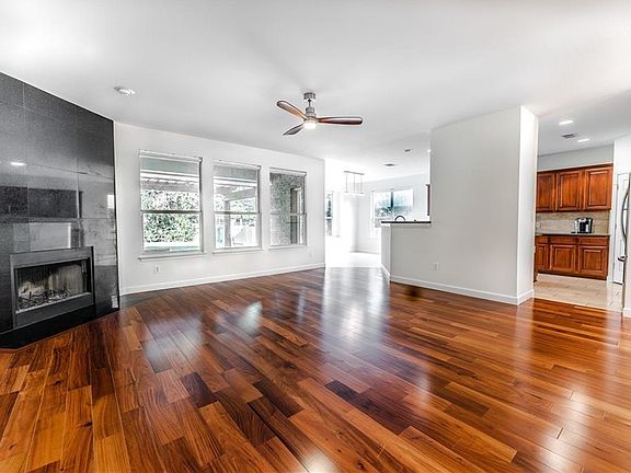 4th image of 15716 Belfin Dr