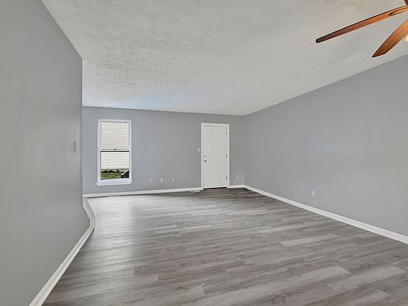 5th image of 504 Park Manor Cir