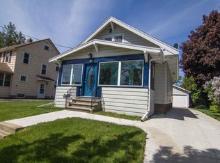 916 N 15th St, Manitowoc, WI 54220