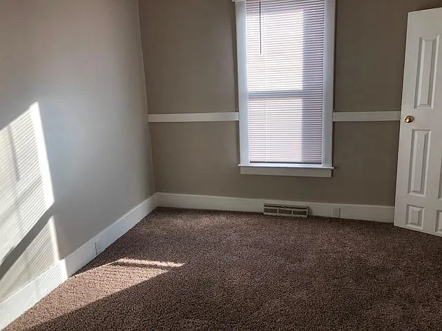 207 S Poplar St — Photo 9