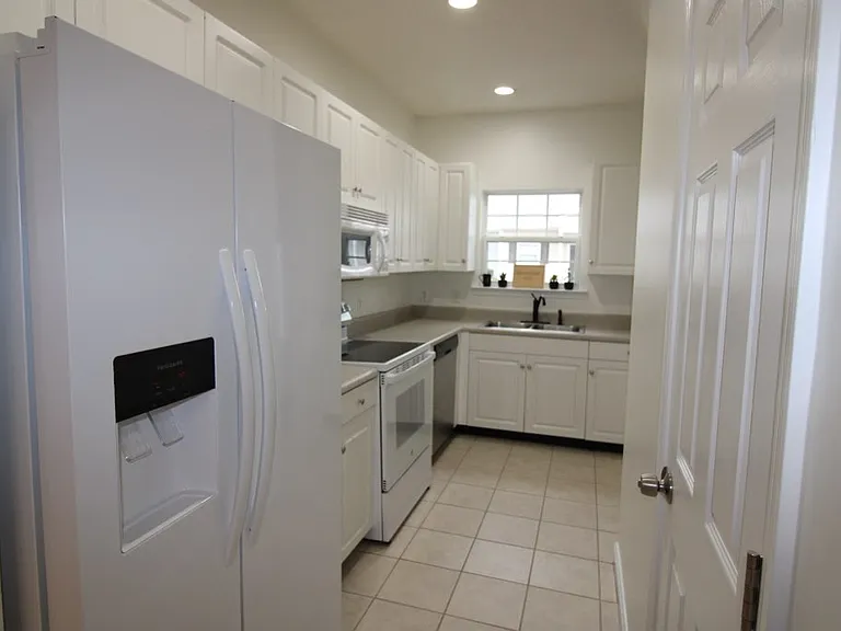 348 Moss Creek Ln — Photo 7