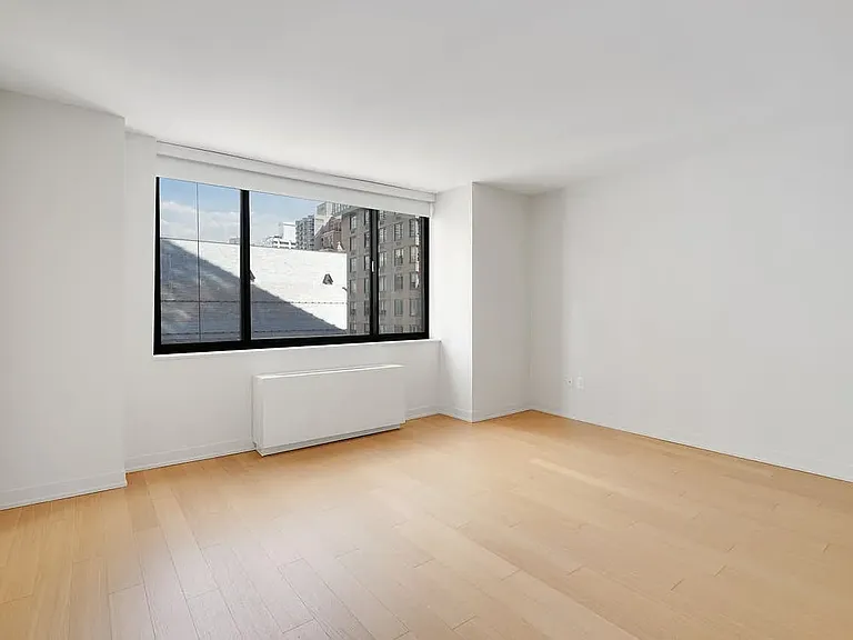 Columbus Pl #N12C — Photo 1