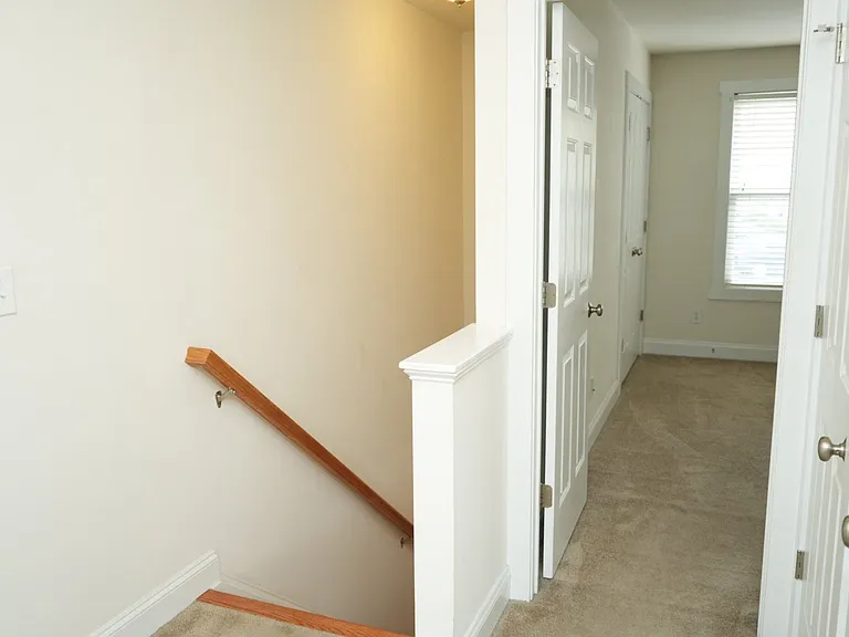 306 Marquette Ct — Photo 35