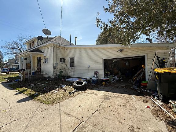 2nd image of 800 Division St