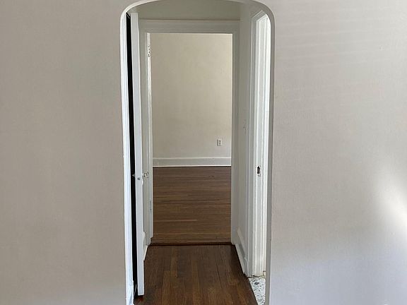 3rd image of 7 Greenridge Ave