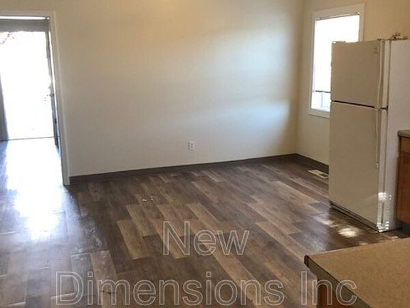 4th image of 350 Linden St APT A