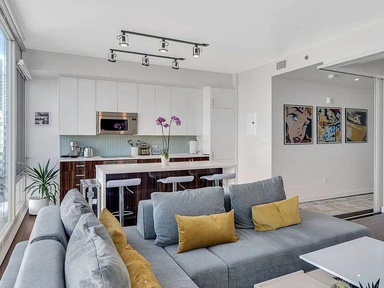 300 Lisgar St #701 — Photo 10