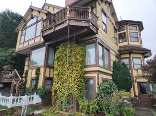 2562 1/2 5th Ave N, Seattle, WA 98109