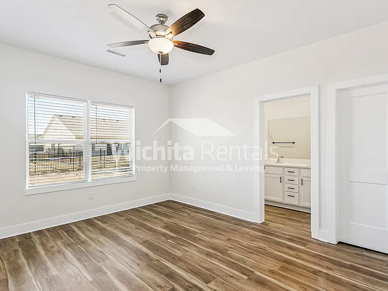 1742 - 1744 S. Hickory Creek St. — Photo 6