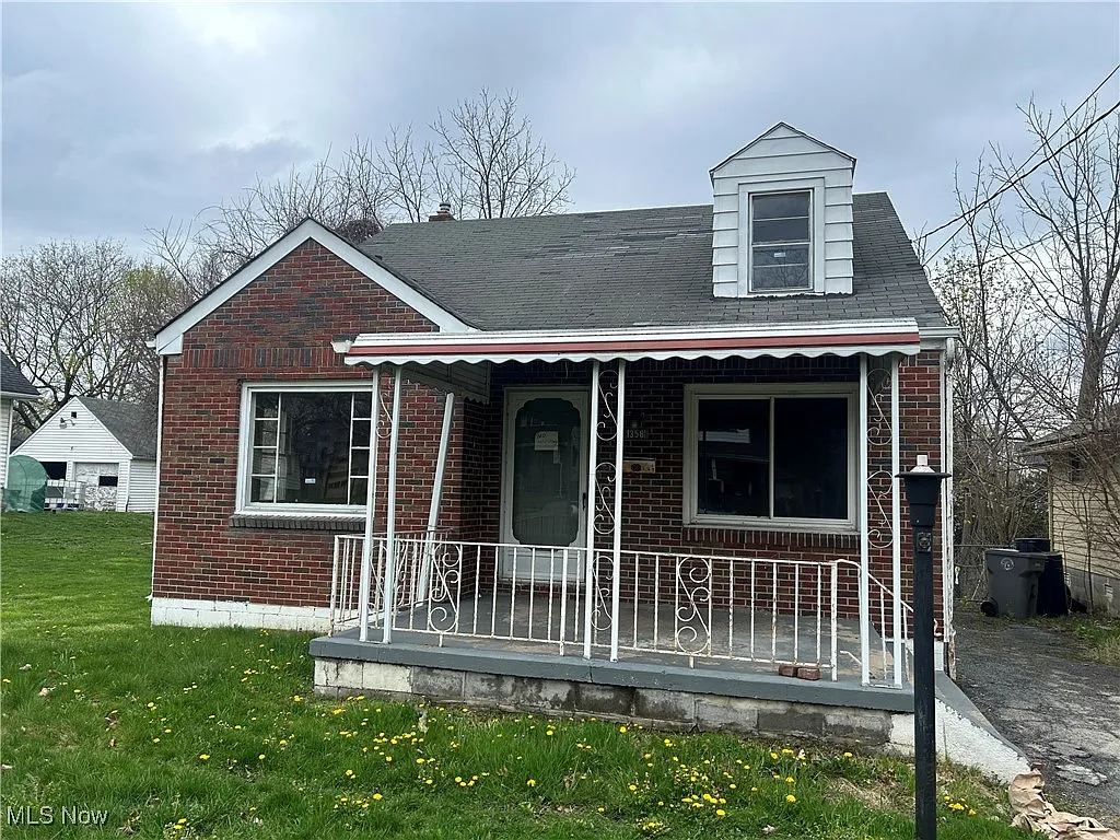 358 E Auburndale Ave photo 1