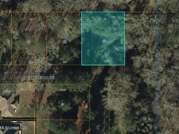 Circle Dr SE, Magee, MS 39111