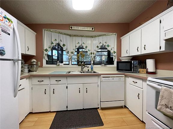 3rd image of 16236 SW Three Wood Way