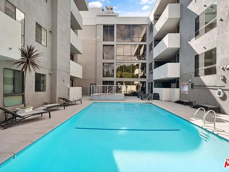 12115 San Vicente Blvd #311 — Photo 27